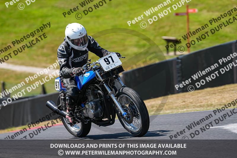 cadwell park;cadwell park photographs;cadwell trackday photographs;enduro digital images;event digital images;eventdigitalimages;peter wileman photography;racing digital images;trackday digital images;trackday photos